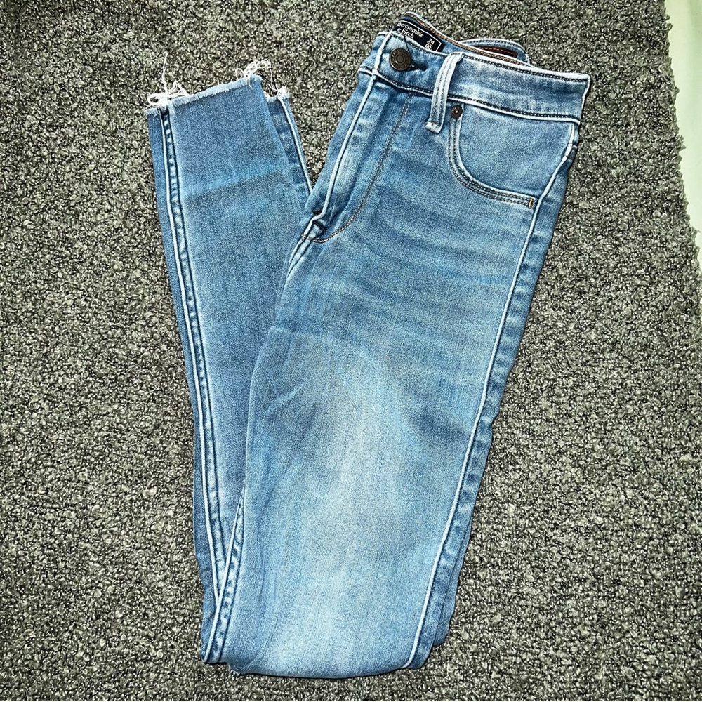 Abercrombie & Fitch - Simone High Rise Jean Legging